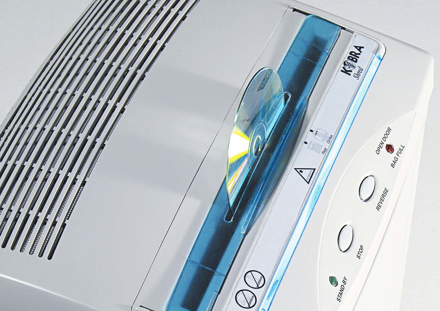distruggi documenti kobra 260 s5 inserimento cd